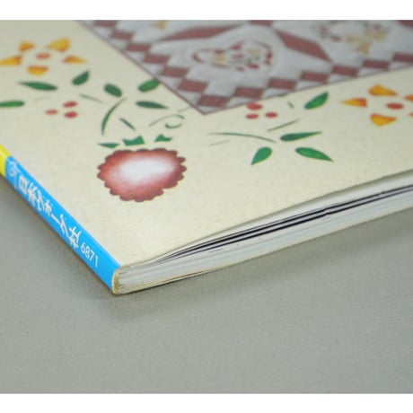 花のステンシル インテリアとプレゼント / 日本ヴォーグ社