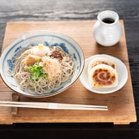 京北名物　納豆もちそば（生蕎麦+納豆もち+薬味＋お出汁）