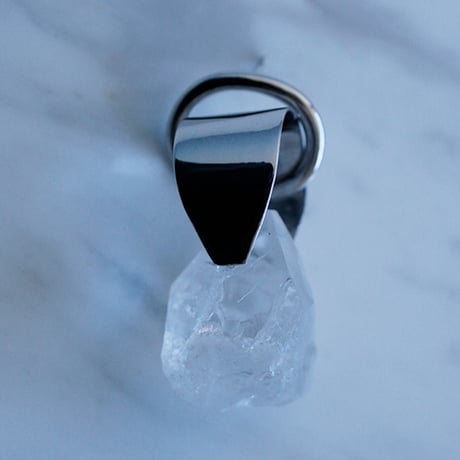 Swinging crystal stone earrings