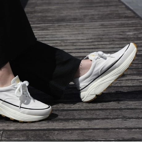 Vibramソールヴィンテージキャンバススニーカー(ホワイト)