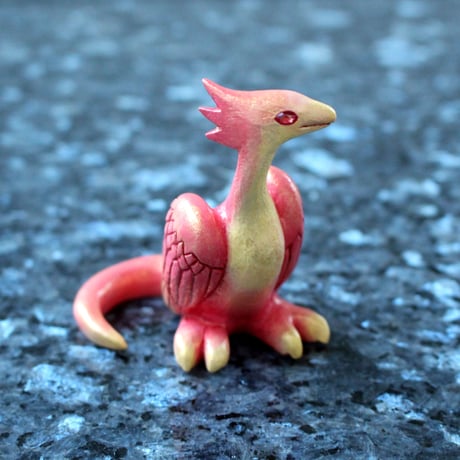 フィギュア「飛竜・羅（桃）」