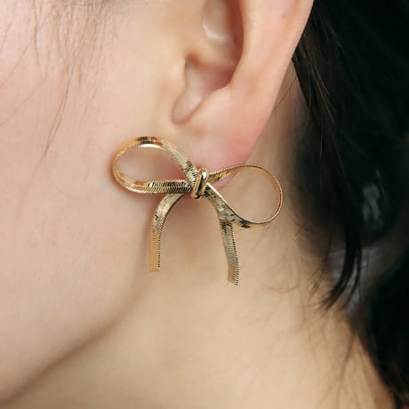 メタルリボンピアス