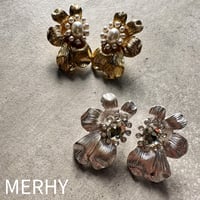 フラワーピアス W2202