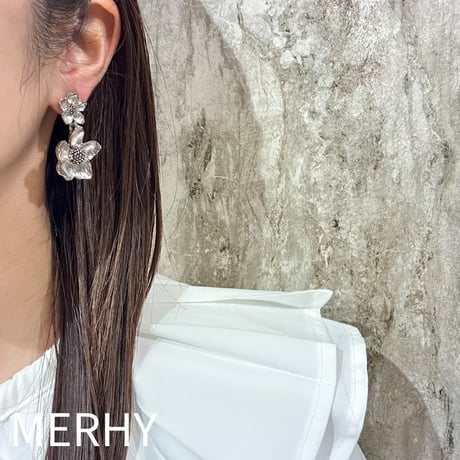 フラワーピアス W2203