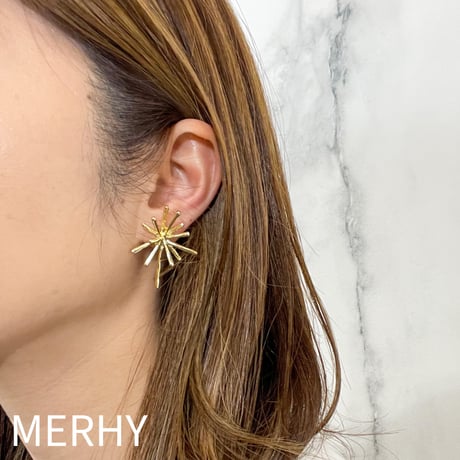 パチパチピアス