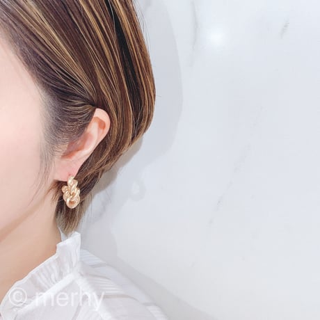 ツイストフープピアス