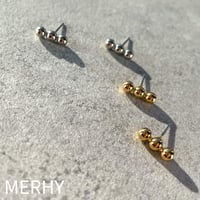 ３連プチピアス
