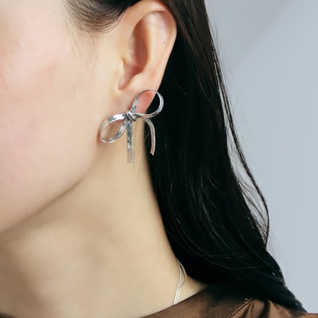 メタルリボンピアス
