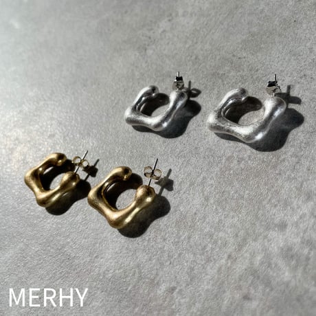 スクエアプラムプピアス