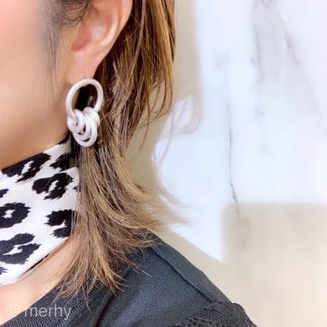 メタルフープピアス