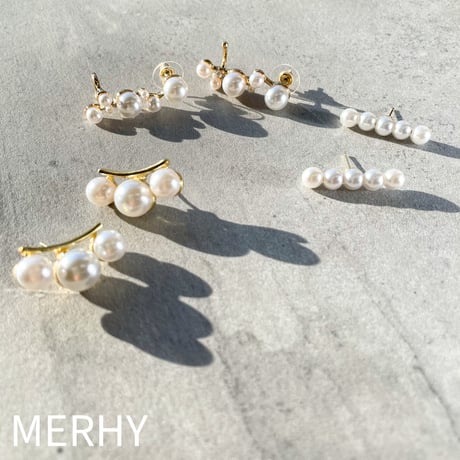 ３連パールピアス