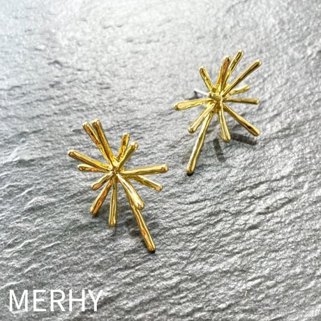 パチパチピアス