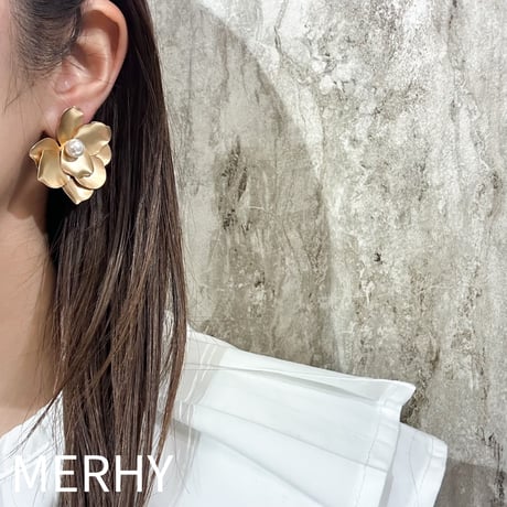 フラワーピアス W2201