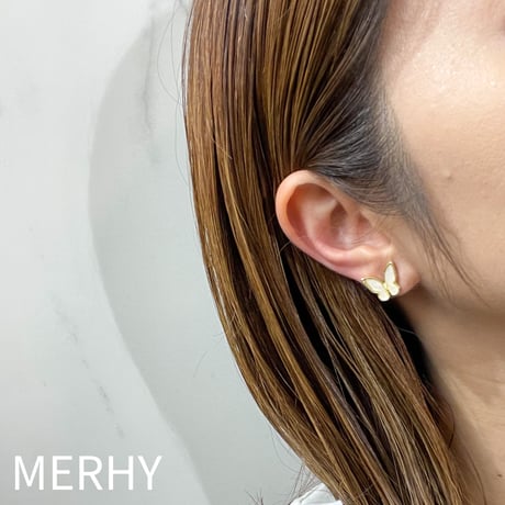 バタフライピアス