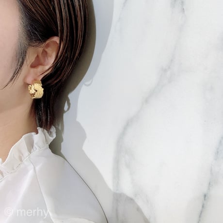 ホイルピアス