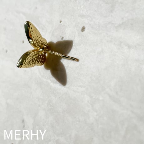バタフライピアス