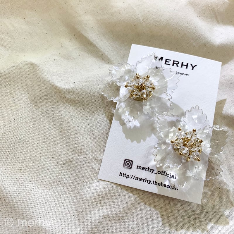 クリスタルフラワーピアス | MERHY