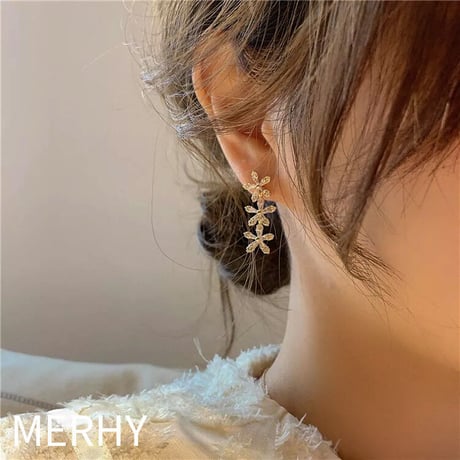 ３連クリスタルフラワーピアス