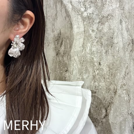 フラワーピアス W2202