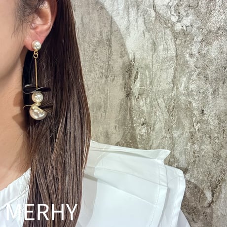 パールピアス W2211