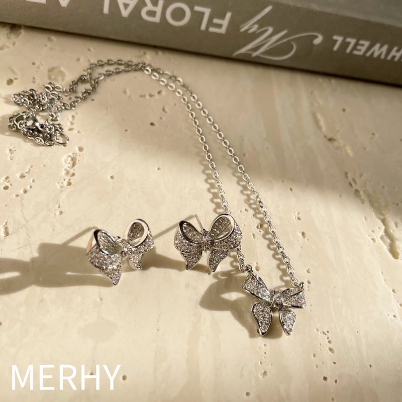 ジルコニアリボンピアス Silver925ポスト | MERHY ジルコニアリボンピアス Silver925ポスト | MERHY