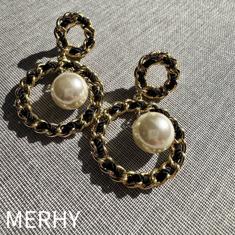 ゴールドチェーンピアス