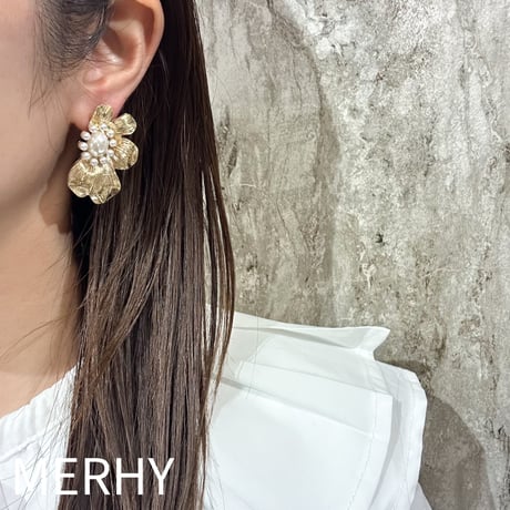 フラワーピアス W2202