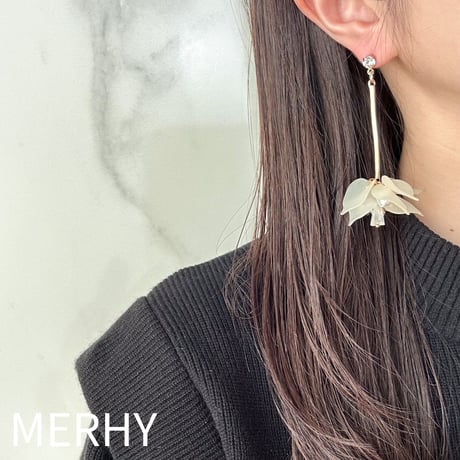 フラワーピアス W2301