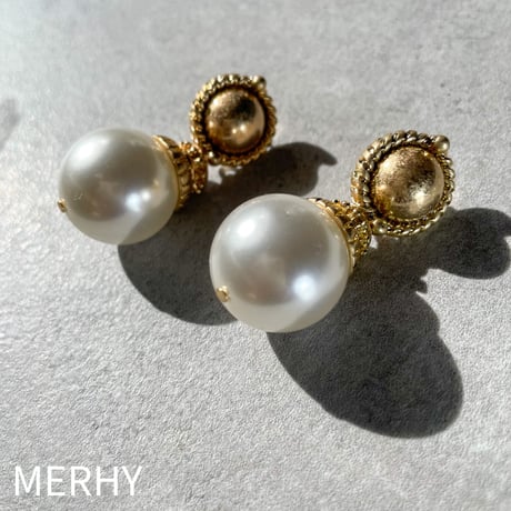 ボタンパールピアス