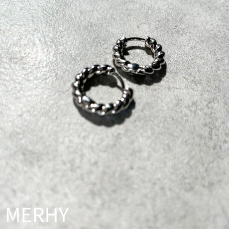 ミニツイストフープピアス
