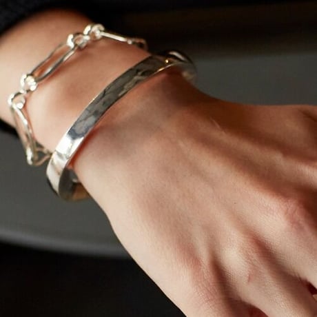 ナッシングアンドアザーズ エッジバングルEdgeBangle ナッシングアンドアザーズ エッジバングルEdgeBangle Nothing