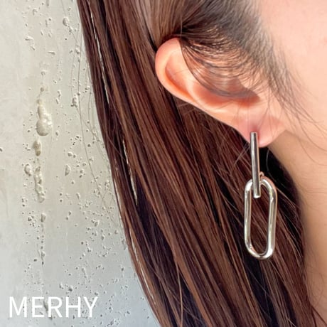 オーバルフープピアス