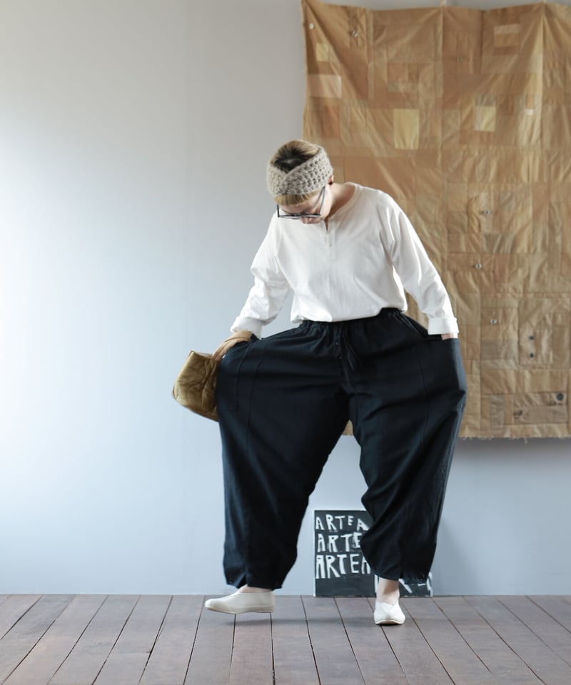 アルテポーヴェラ リメイクカーゴパンツ ブラック 試着のみ美品 【公式