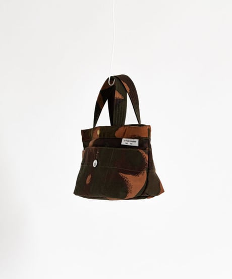 ★ARTEPOVERA【 artea-regoods016 】ハンガリー迷彩テント RE-ランチBAG（S）