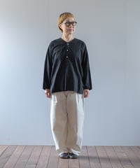 ATPOVA｜【 2025winter31 】 L/C VネックノーカラーSH（製品染）