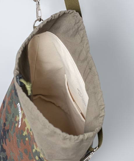 ARTE POVERA｜【 26SU32 】 ドイツ軍テント RE-巾着ショルダーBAG(M)