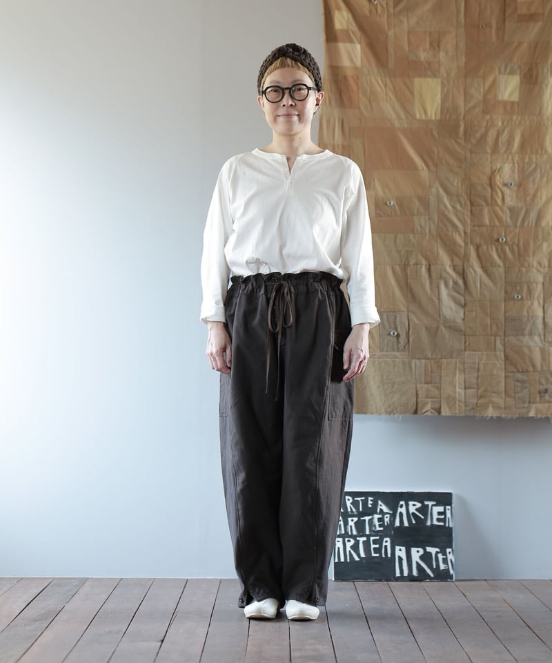 アルテポーヴェラ　リメイクカーゴパンツ　ブラック　試着のみ美品 アルテポーヴェラ リメイクカーゴパンツ ブラック 試着のみ美品 【公式