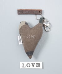 ARTEPOVERA｜【 ARTEPOVERA-25WI74033 】 US.カモジャケット RE-キーホルダー(LOVE)