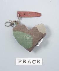 ARTEPOVERA｜【 ARTEPOVERA-25WI75022 】 US.カモジャケット RE-キーホルダー(PEACE)