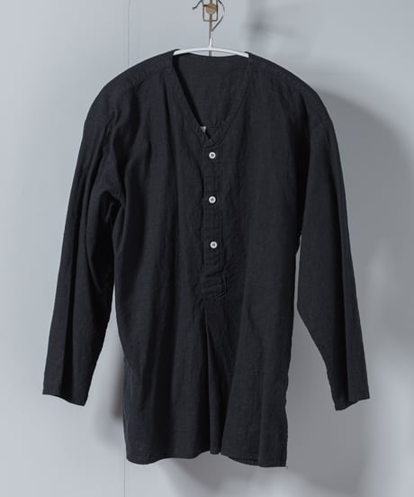 ATPOVA｜【 2025winter31 】 L/C VネックノーカラーSH（製品染）
