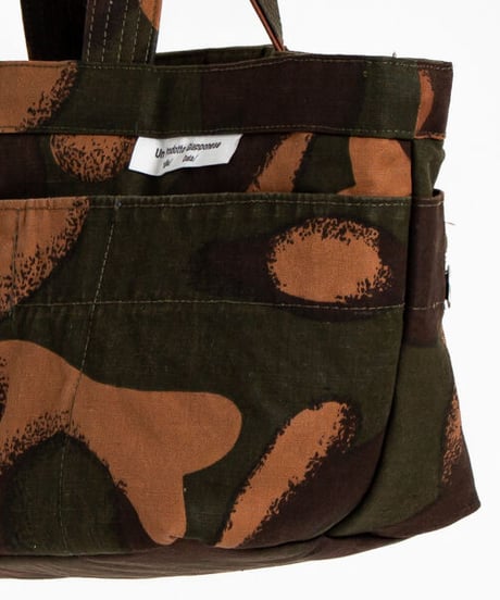 ★ARTEPOVERA【 artea-regoods017 】ハンガリー迷彩テント RE-ランチBAG（M）