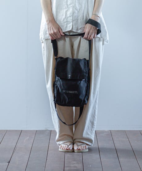 ARTE POVERA｜【 2025summer19 】1960年チェコ軍ショルダー RE-黒染ハンドプリントBAG