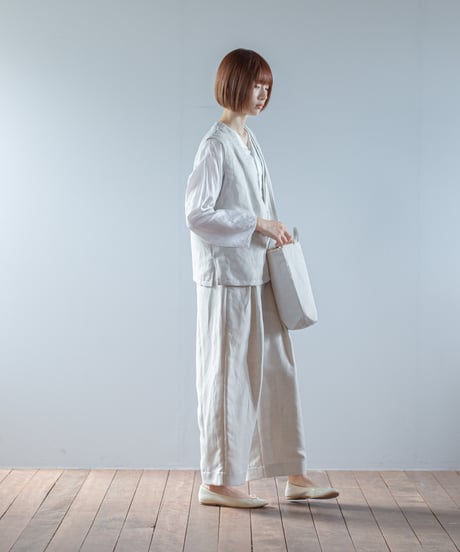ATPOVA｜【 2026spring09 】 セレモニー リネンポリエステル混 サコッシュ(刺繡有)