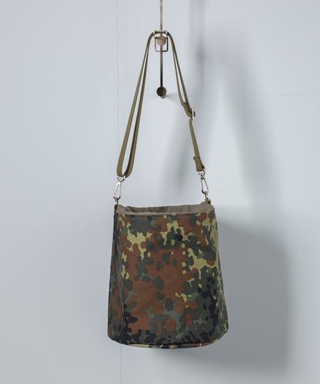 ARTE POVERA｜【 26SU32 】 ドイツ軍テント RE-巾着ショルダーBAG(M)