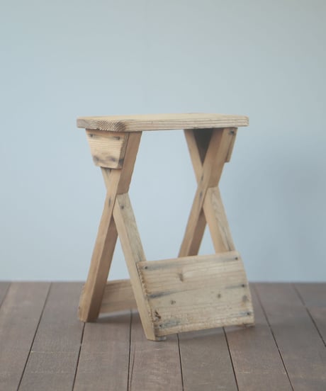 ARTEA｜【 artea-goods 007 】杉材のスツール