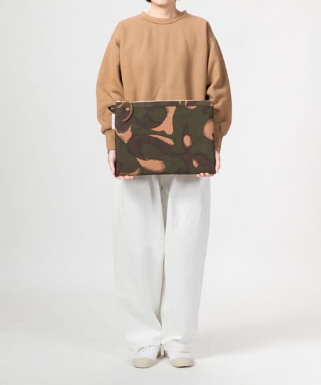 ★ARTEPOVERA【 artea-regoods009 】ハンガリー迷彩テント RE-フラットポーチ（L）キルト裏地