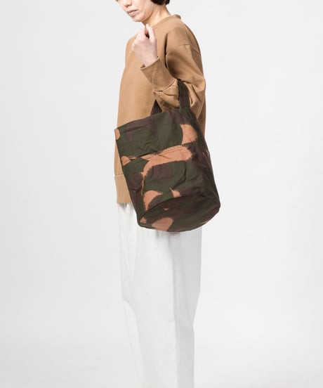 ★ARTEPOVERA【 artea-regoods015 】ハンガリー迷彩テント RE-2WAYワンショルダーBAG（L）