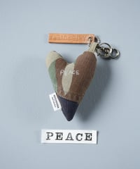 ARTEPOVERA｜【 ARTEPOVERA-25WI75037 】 US.カモジャケット RE-キーホルダー(PEACE)