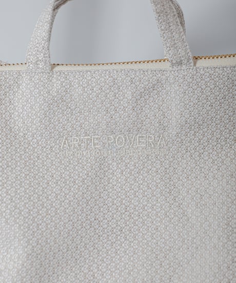 ATPOVA｜【 2026spring08 】 セレモニー リネンポリエステル混 サコッシュ(刺繡有)