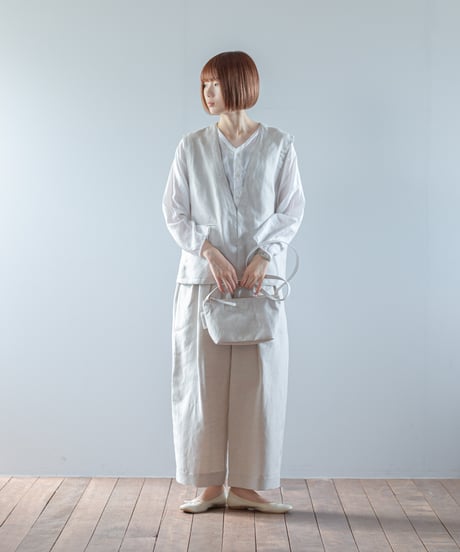 ATPOVA｜【 2026spring08 】 セレモニー リネンポリエステル混 サコッシュ(刺繡有)